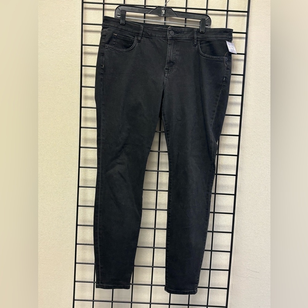 Women’s Tommy Bahamas Black Jeans Size 16